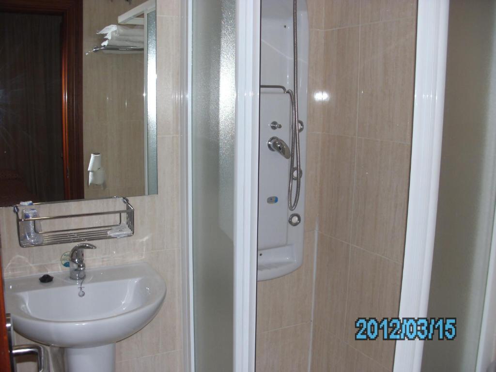 Hotel La Duquesa Pinos Genil Habitación foto