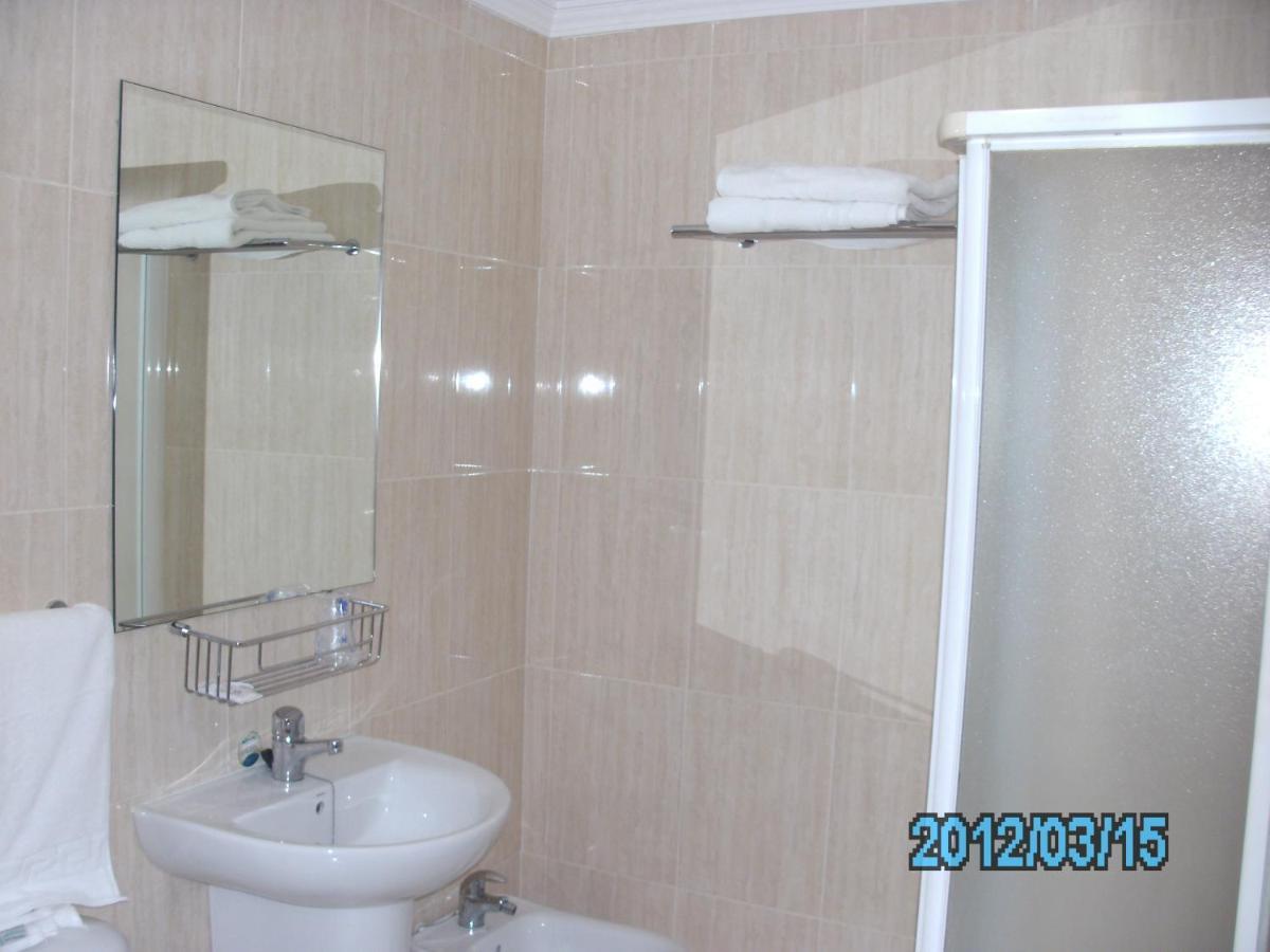 Hotel La Duquesa Pinos Genil Habitación foto